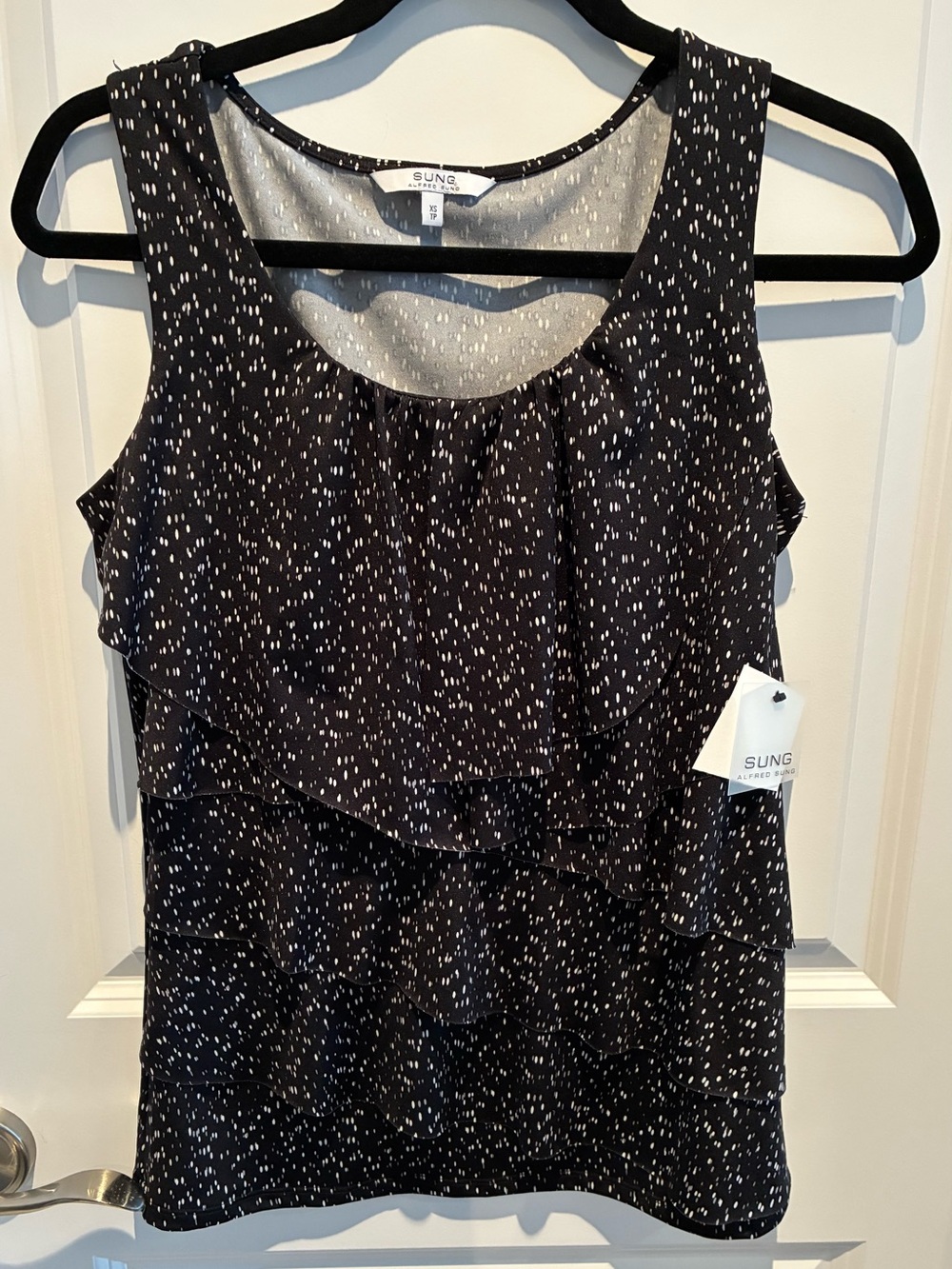ALFRED SUNG Black Sleeveless Layered Ruffle Camisole